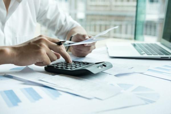 e) Contribuyentes con créditos fiscal condonado o cancelados 
